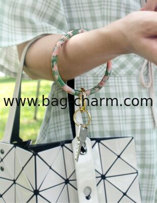 GUGEER  Key Ring Bracelet Wristlet Keychain Bangle Keyring for Women, Acetate Round Key Chain