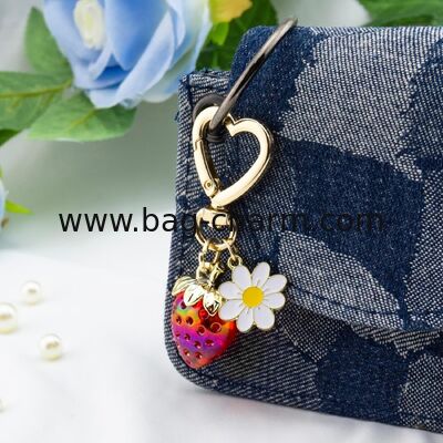 GUGEER Cute Strawberry Keychain,Bag Charms,Kawaii Heart Flower Daisy Key chains Accessories Decor for Girls Purse Gift