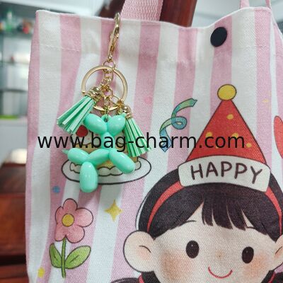 GUGEER Mint Green Mini Balloon Dog Keychain Pendant, Adorable Animal Key Ring, Lightweight Bag Charm for Daily Use, Cute Gift for Key Lovers and Party Favors